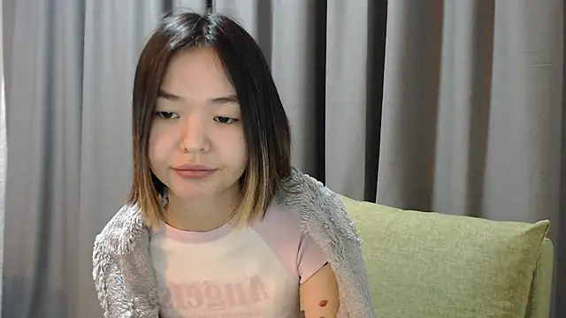 Snapshot of niia_mur chatting on March 3, 2026, 4:24 pm niia mur online show from March 3, 2026, 4:24 pm