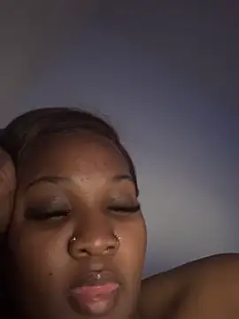 TheMochamuse online show from December 22, 2025, 11:46 pm