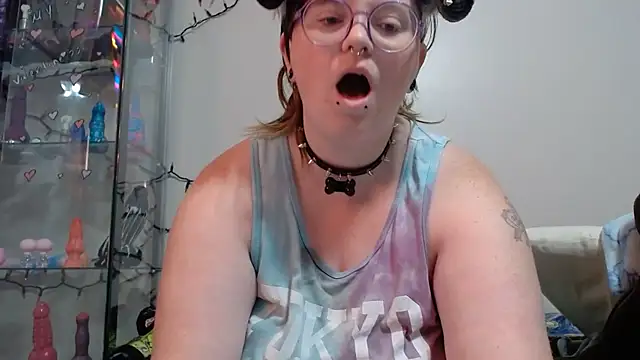Snapshot of Pupghostt chatting on June 5, 2026, 1:06 pm Pupghostt online show from June 5, 2026, 1:06 pm