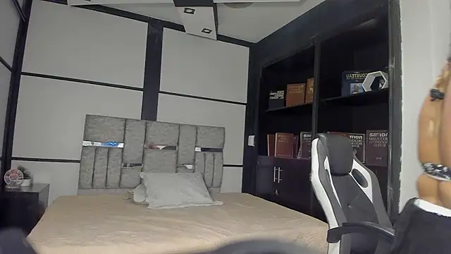 AmbarBrownn  online show from March 2, 2026, 8:15 pm