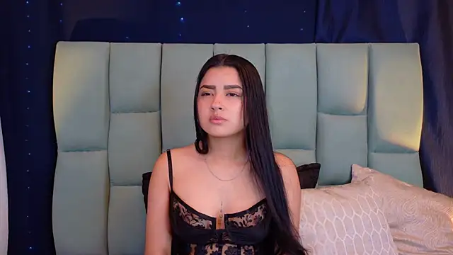 Snapshot of Emilyy05_ chatting on July 16, 2026, 12:38 am Emilyy05 online show from July 16, 2026, 12:38 am