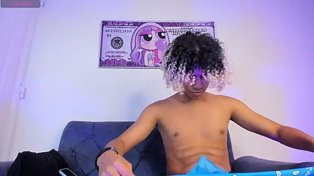 Victor LatinBoy online show from April 19, 2026, 11:31 am