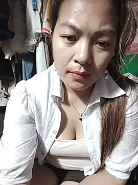 Lucky cutee online show from May 20, 2026, 3:34 am