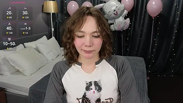 NovaEva  online show from April 10, 2026, 12:05 am