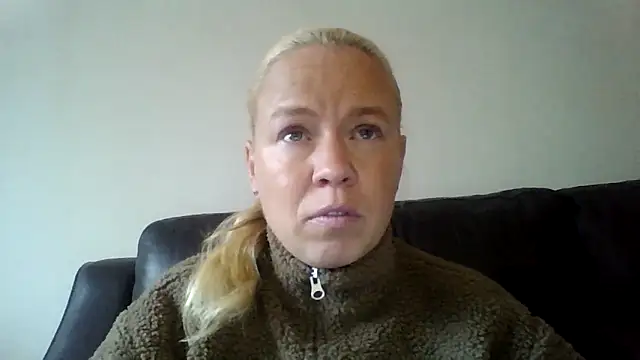 Snapshot of jennyblondeuk chatting on February 5, 2026, 3:27 pm jennyblondeuk online show from February 5, 2026, 3:27 pm