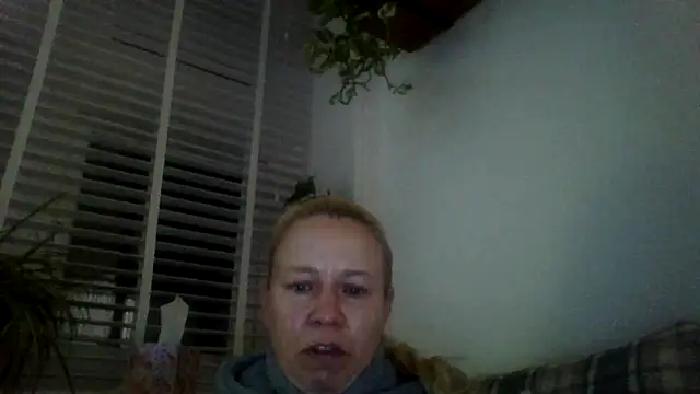 Snapshot of jennyblondeuk chatting on February 18, 2026, 10:50 pm jennyblondeuk online show from February 18, 2026, 10:50 pm