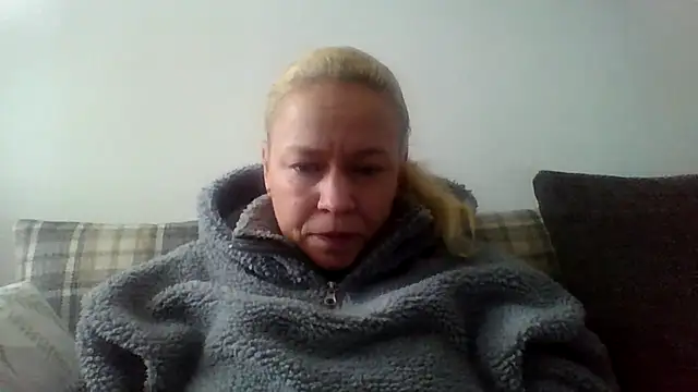 Snapshot of jennyblondeuk chatting on February 19, 2026, 2:57 pm jennyblondeuk online show from February 19, 2026, 2:57 pm