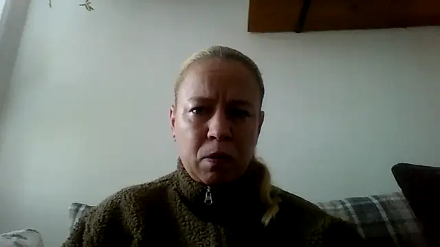 Snapshot of jennyblondeuk chatting on February 25, 2026, 3:32 pm jennyblondeuk online show from February 25, 2026, 3:32 pm