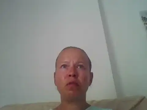 jennyblondeuk online show from June 4, 2026, 4:35 pm