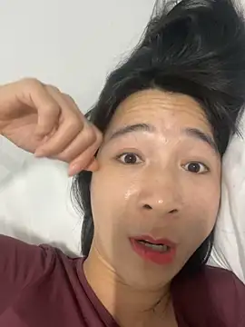 Elly-y online show from December 23, 2025, 10:35 am