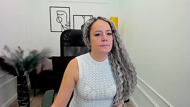 SamanthaReider online show from January 14, 2026, 11:27 am