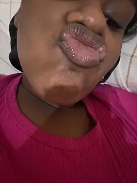 amorasecy online show from March 29, 2026, 5:13 pm