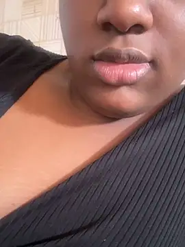 Snapshot of amorasecy chatting on May 5, 2026, 12:35 pm amorasecy online show from May 5, 2026, 12:35 pm