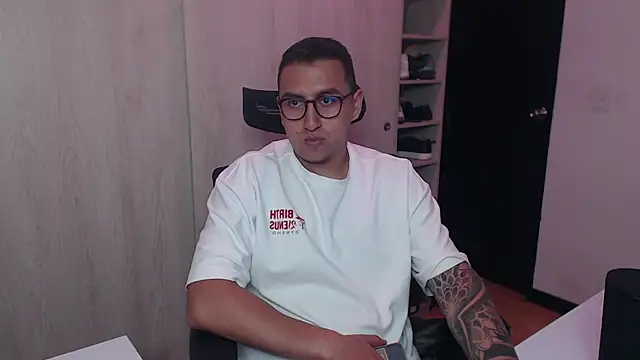 DanteVesper online show from April 22, 2026, 3:42 am