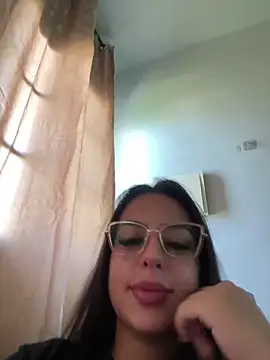 jujuarantes  2026 online show from March 17, 2026, 1:14 pm