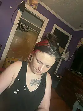 Snapshot of pickl3banditz chatting on May 21, 2026, 12:56 pm pickl3banditz online show from May 21, 2026, 12:56 pm