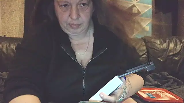 Snapshot of tigresse3 chatting on August 1, 2026, 9:35 pm tigresse3 online show from August 1, 2026, 9:35 pm