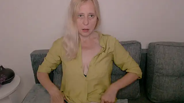 MiLenaMilf online show from September 10, 2025, 7:19 am