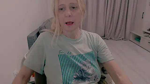 MiLenaMilf online show from October 25, 2025, 3:47 am