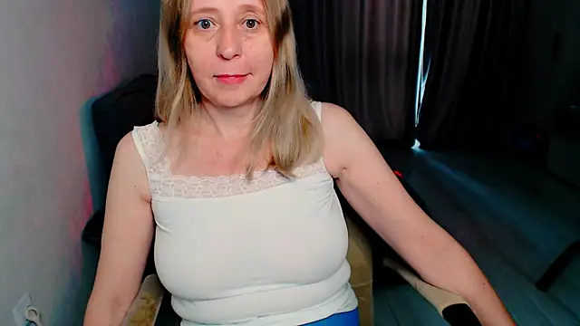 Snapshot of MiLenaMilf chatting on June 5, 2026, 9:15 am MiLenaMilf online show from June 5, 2026, 9:15 am
