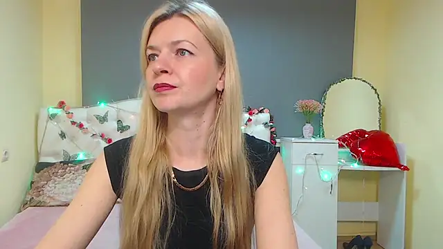 MelissaTyler online show from April 18, 2026, 5:33 am