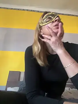 SexyMamiVee online show from April 5, 2026, 3:20 pm