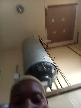 Snapshot of goldenstrips295 chatting on January 10, 2026, 3:47 pm goldenstrips295 online show from January 10, 2026, 3:47 pm