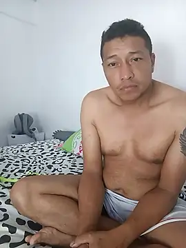 pareja latina1483 online show from January 15, 2026, 9:51 pm