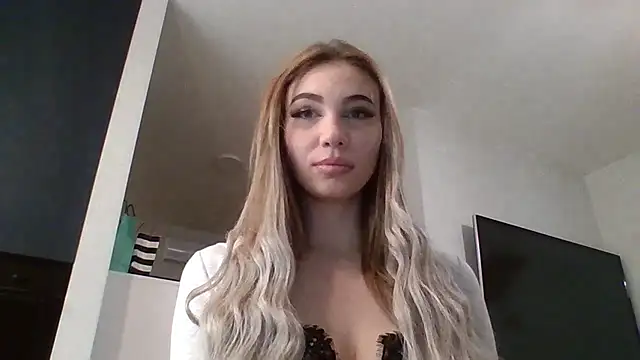 TeenLily online show from January 13, 2026, 8:47 pm