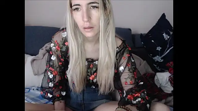 Snapshot of BarbieBlondieGirl chatting on June 11, 2026, 8:23 am BarbieBlondieGirl online show from June 11, 2026, 8:23 am