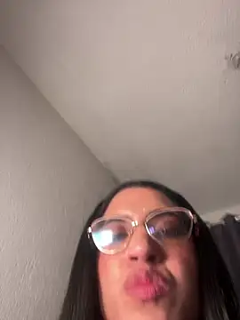 Snapshot of ValentinaEvanz chatting on June 21, 2026, 6:32 pm ValentinaEvanz online show from June 21, 2026, 6:32 pm