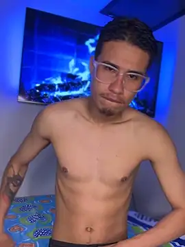 Latin Paisa Boy online show from March 8, 2026, 3:49 pm