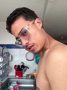 Latin Paisa Boy online show from March 22, 2026, 6:11 pm