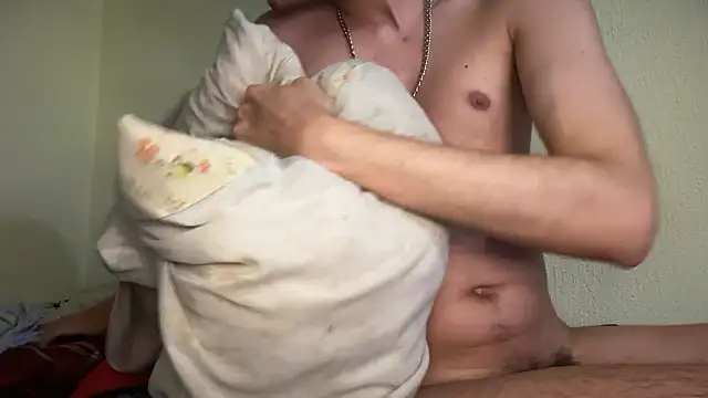 Snapshot of LeonS_20cm chatting on February 28, 2026, 12:11 am LeonS 20cm online show from February 28, 2026, 12:11 am