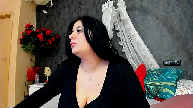 NayaNoirX online show from February 25, 2026, 8:40 pm