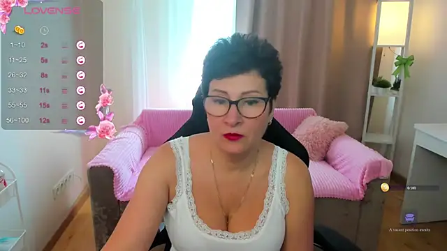 Snapshot of JennyMons chatting on June 7, 2026, 8:18 am JennyMons online show from June 7, 2026, 8:18 am