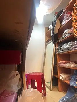 lele202526 online show from April 17, 2026, 7:39 pm