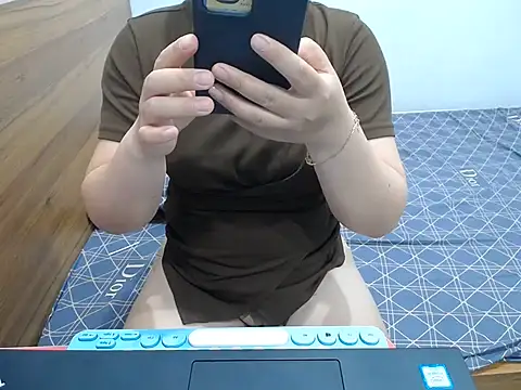 Snapshot of Coffee_Milktea chatting on June 6, 2026, 10:53 am Coffee Milktea online show from June 6, 2026, 10:53 am