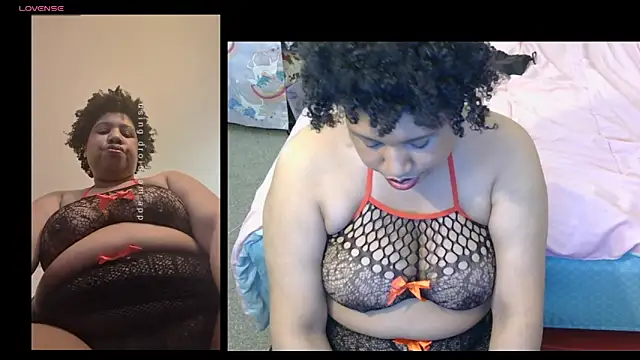 kitglitbomb online show from January 14, 2026, 2:28 am