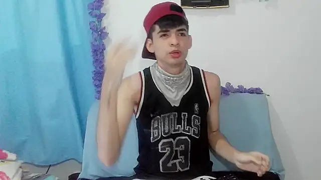 nico22love online show from February 22, 2026, 3:43 pm