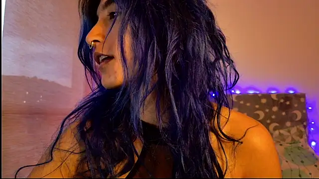 Snapshot of LunaisBack chatting on March 3, 2026, 11:10 pm LunaisBack online show from March 3, 2026, 11:10 pm