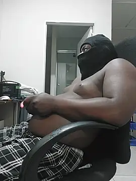 Snapshot of Bra-G chatting on May 17, 2026, 6:59 pm Bra-G online show from May 17, 2026, 6:59 pm