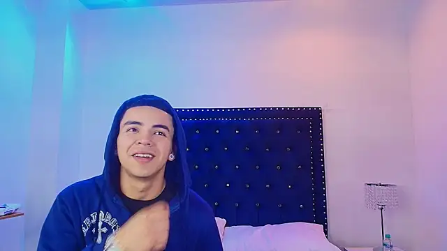 Jaden and sofia online show from April 16, 2026, 3:07 am