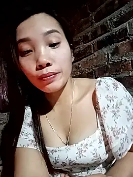 Snapshot of yeutinh00 chatting on January 8, 2026, 11:45 am yeutinh00 online show from January 8, 2026, 11:45 am