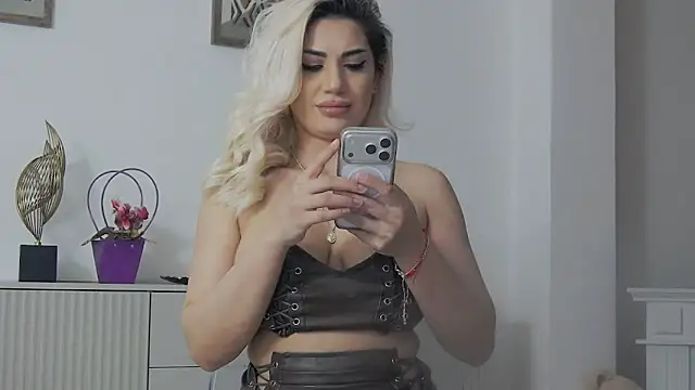 Snapshot of nona_nna chatting on March 5, 2026, 10:06 pm nona nna online show from March 5, 2026, 10:06 pm