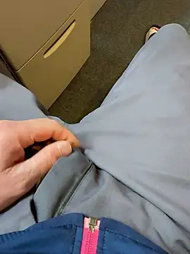 Snapshot of rasuku2025 chatting on January 9, 2026, 1:47 pm rasuku2025 online show from January 9, 2026, 1:47 pm