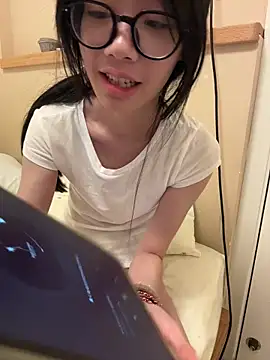 Snapshot of PetiteTight chatting on June 12, 2026, 1:43 pm PetiteTight online show from June 12, 2026, 1:43 pm