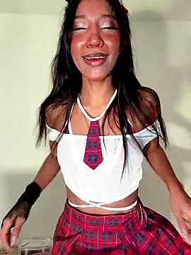 DAMMLEYLA online show from January 8, 2026, 10:06 am