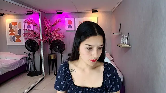 Snapshot of Sol_rousse chatting on January 7, 2026, 12:29 pm Sol rousse online show from January 7, 2026, 12:29 pm