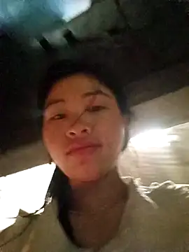 Hiniyk2 online show from April 18, 2026, 10:54 pm